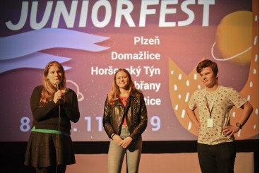 Mladinkou herečku Lunu Wijnands doprovodila do Čech její maminka Daphne. Obě si festivalový pobyt velmi pochvalovaly.