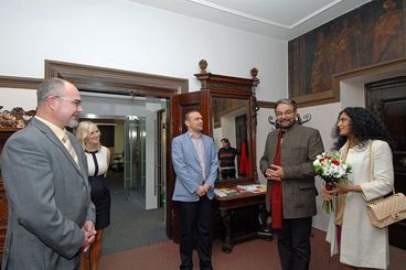 Kabira Bediho přivítali i primátor Plzně Martin Zrzavecký a náměstek primátora Martin Baxa.