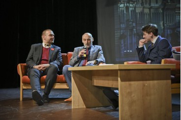 Pan primátor Martin Baxa společně s panem starostou Města Domažlice Zdeňkem Novákem při rozhovoru s moderátorem Matyášem Valentou.