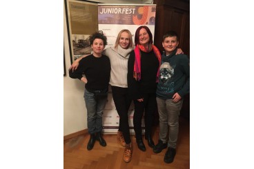 Věrní návštěvníci a podporovatelé - společně s Dagmar Strakovou - ředitelkou České školy bez hranic v Bruselu.